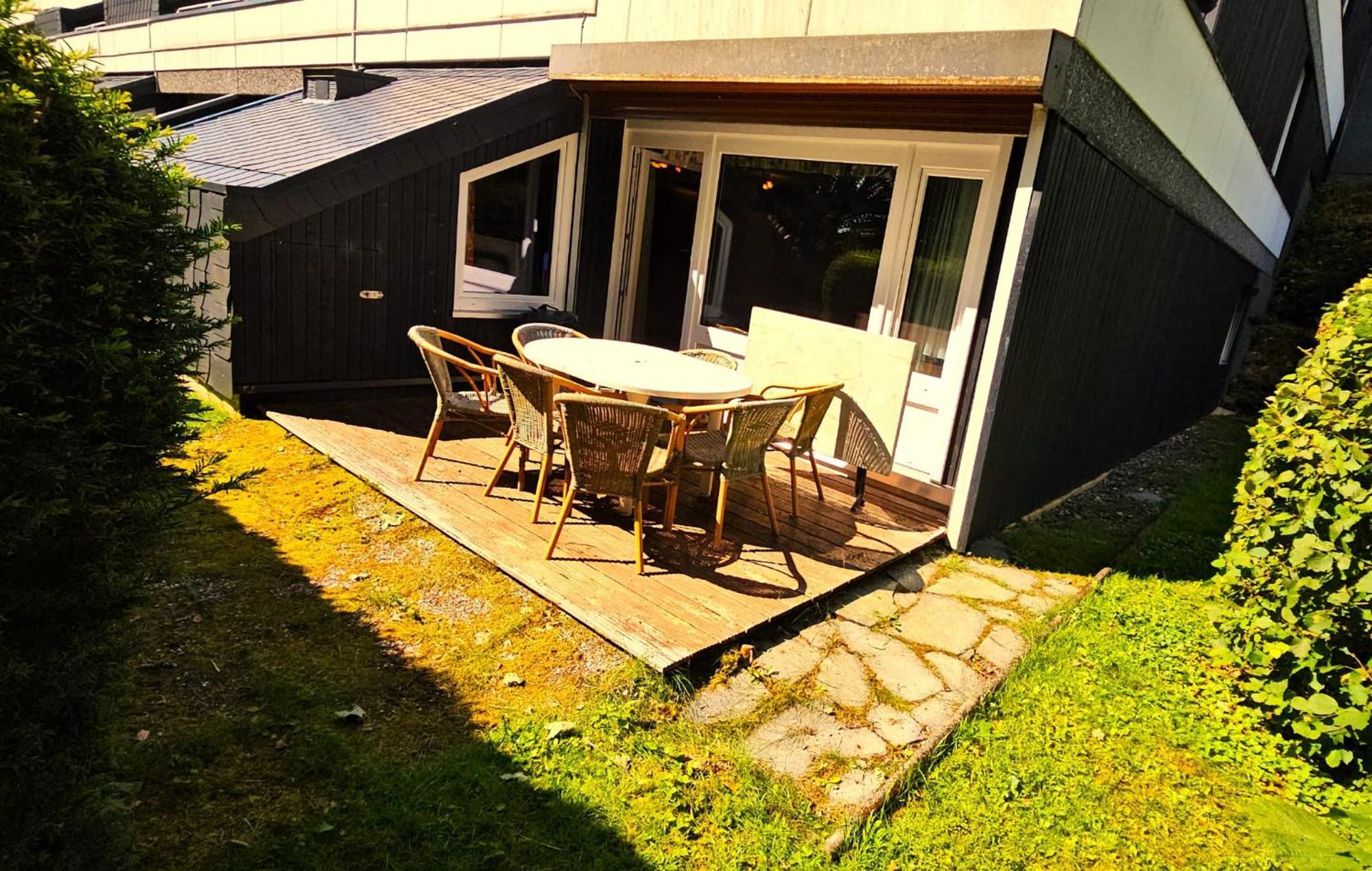 Apartment 6 Pers Schwimmbad Sauna Ruheraum Freizeitabteilung Darts Tischtennis Fussball Terrasse Mit Riesem Garten Im Wald Nahe Stadmitte Und Bikepark Mit Fahrradlift Tennis Golfplatz Buchbarem Massages Im Wellnessresort Der Brabander