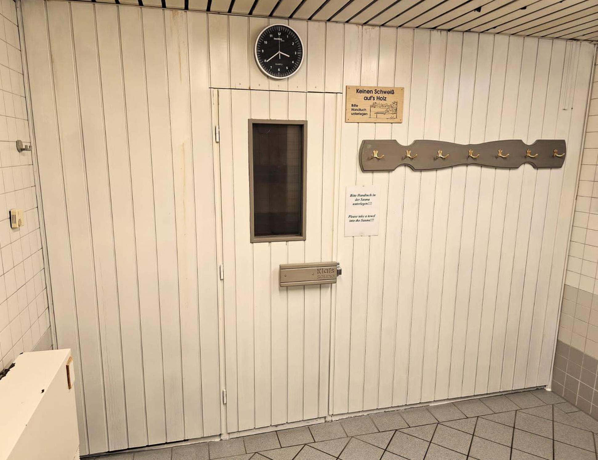 6 Pers Schwimmbad Sauna Ruheraum Freizeitabteilung Darts Tischtennis Fussball Terrasse Mit Riesem Garten Im Wald Nahe Stadmitte Und Bikepark Mit Fahrradlift Tennis Golfplatz Buchbarem Massages Im Wellnessresort Der Brabander *