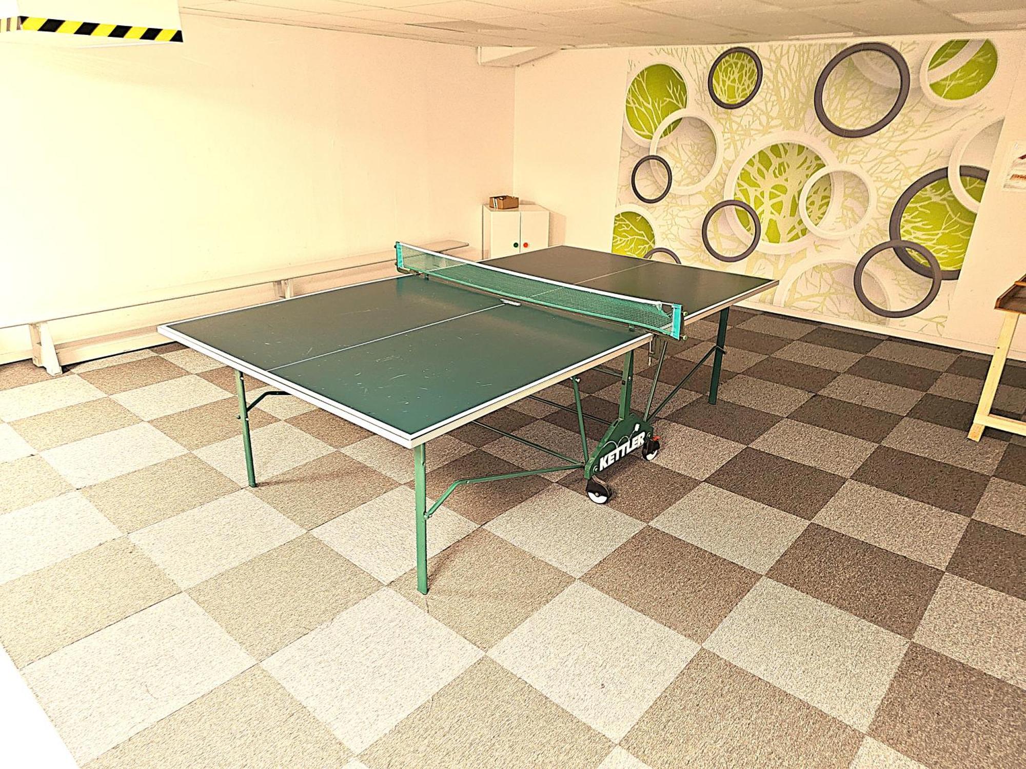 Apartment 6 Pers Schwimmbad Sauna Ruheraum Freizeitabteilung Darts Tischtennis Fussball Terrasse Mit Riesem Garten Im Wald Nahe Stadmitte Und Bikepark Mit Fahrradlift Tennis Golfplatz Buchbarem Massages Im Wellnessresort Der Brabander